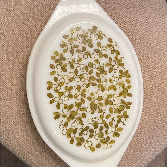 Pyrex- Verde Green Olives - Picture 2 of 8